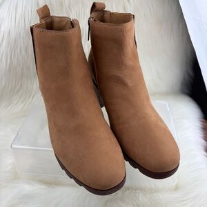 Vionic Wilma Tan Ankle Boots